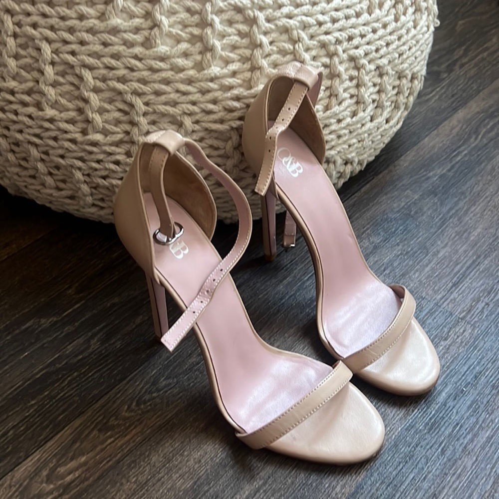 O&B Heels - Picture 1 of 6